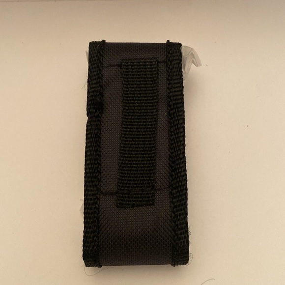 Black taser đź–¤ - Picture 3 of 5